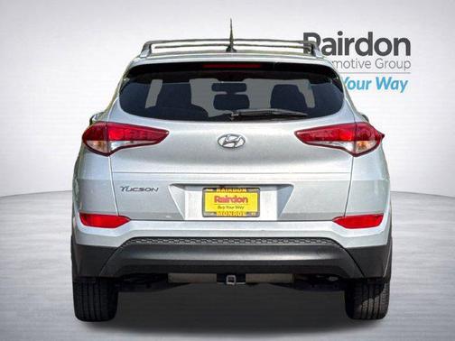 Molten Silver 2017 Hyundai TUCSON SE