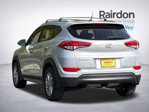 Molten Silver 2017 Hyundai TUCSON SE