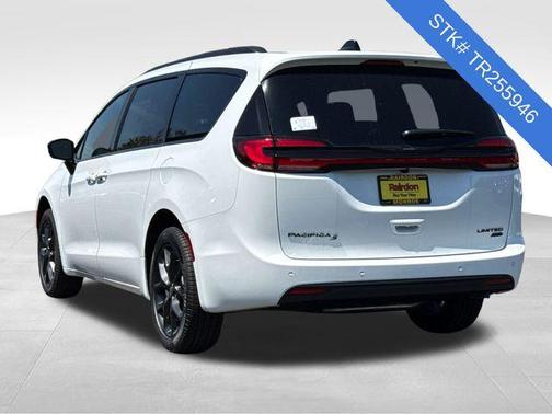 Bright White Clearcoat 2026 Chrysler Pacifica Limited
