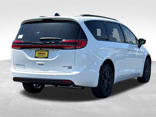 Bright White Clearcoat 2026 Chrysler Pacifica Limited