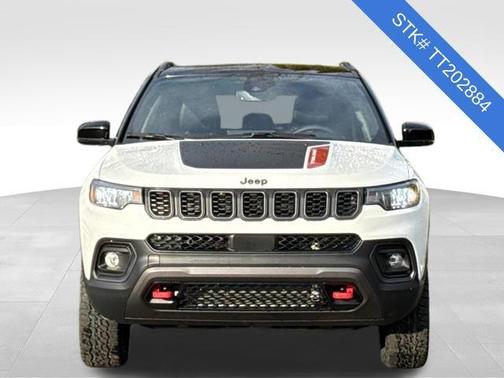 Bright White Clearcoat 2026 Jeep Compass Trailhawk