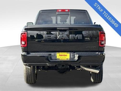 Diamond Black Crystal Pearlcoat 2026 RAM 2500 Black Express Crew Cab 4x4 6'4' Box