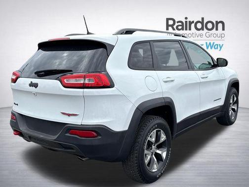 Bright White Clearcoat 2016 Jeep Cherokee Trailhawk