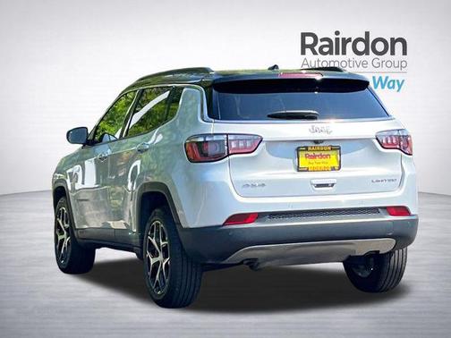 Silver Zynith Metallic Clearcoat 2024 Jeep Compass Limited