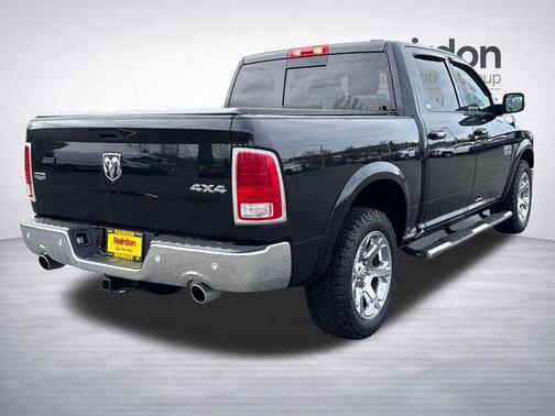 Brilliant Black Crystal Pearl 2017 RAM 1500 Laramie