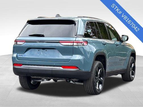 Steel Blue 2027 Jeep Grand Cherokee Limited