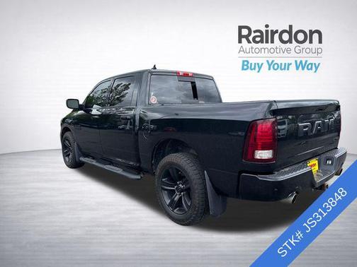Brilliant Black Crystal Pearl 2018 RAM 1500 Sport