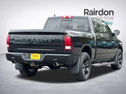 Brilliant Black Crystal Pearl 2018 RAM 1500 Sport