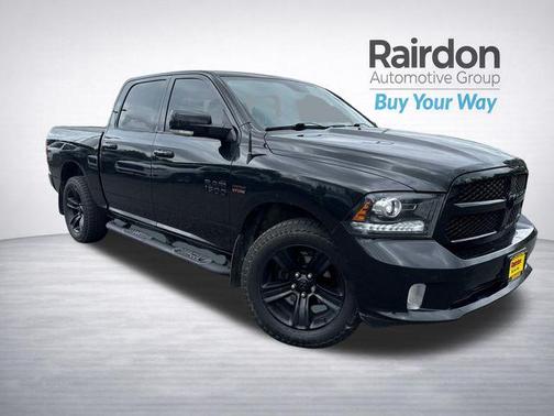Brilliant Black Crystal Pearl 2018 RAM 1500 Sport