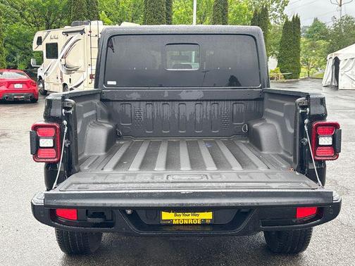 Black Clearcoat 2023 Jeep Gladiator High Altitude 4x4