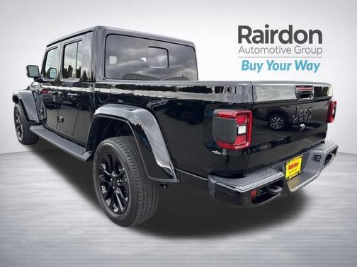 Black Clearcoat 2023 Jeep Gladiator High Altitude 4x4