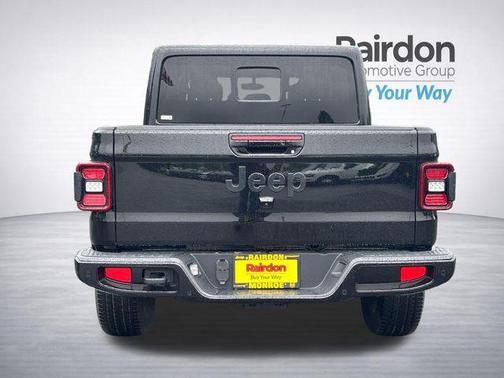 Black Clearcoat 2023 Jeep Gladiator High Altitude 4x4