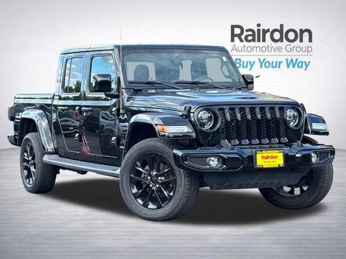 Black Clearcoat 2023 Jeep Gladiator Overland