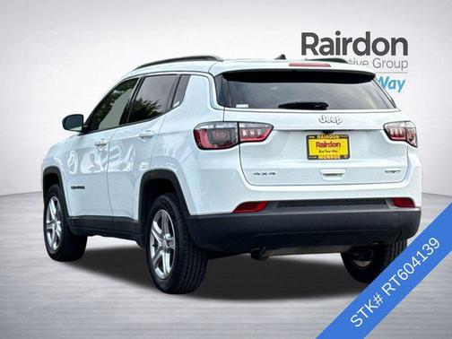 Bright White Clearcoat 2024 Jeep Compass Latitude