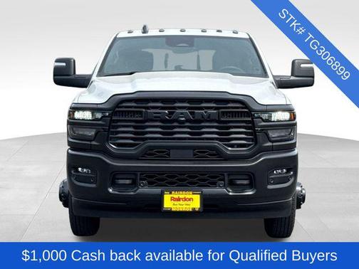 Bright White Clearcoat 2026 RAM 3500 Tradesman Crew Cab 4x4 8' Box