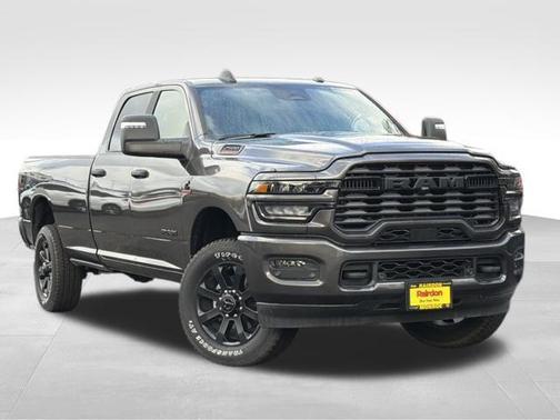 2025 RAM 2500 Big Horn Crew Cab 4x4 8' Box