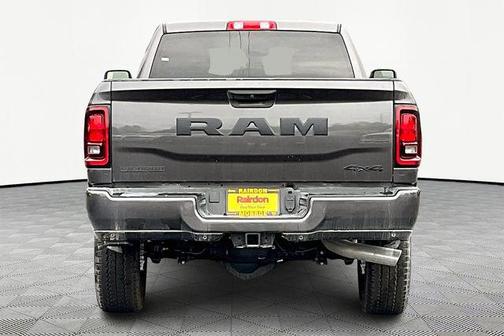 2025 RAM 2500 Big Horn Crew Cab 4x4 8' Box