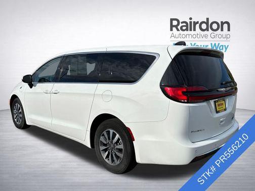 Bright White Clearcoat 2023 Chrysler Pacifica Hybrid Touring L