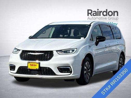 Bright White Clearcoat 2024 Chrysler Pacifica Hybrid Select