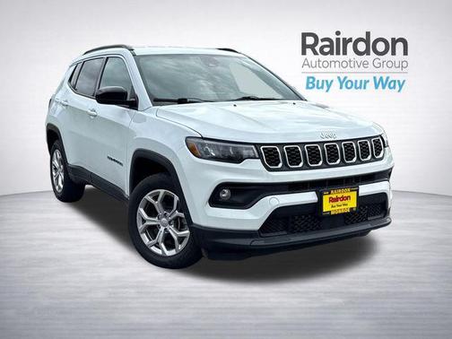 Bright White Clearcoat 2024 Jeep Compass Latitude