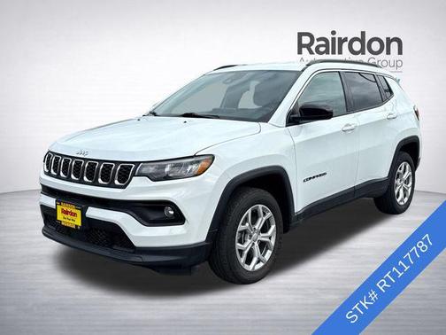 Bright White Clearcoat 2024 Jeep Compass Latitude