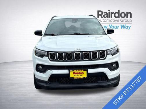 Bright White Clearcoat 2024 Jeep Compass Latitude