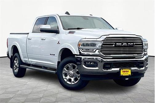 2020 RAM 2500 Laramie Crew Cab 4X4 6'4' Box