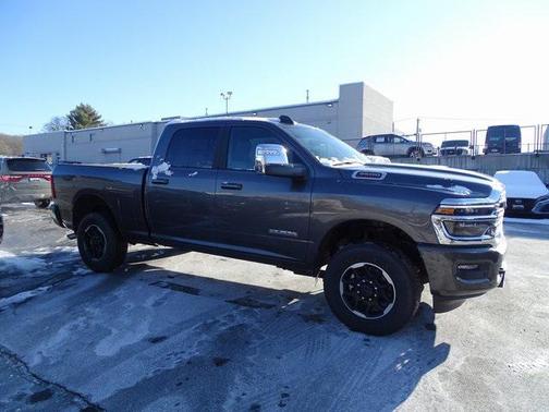 2026 RAM 3500 Laramie Crew Cab 4x4 6'4' Box