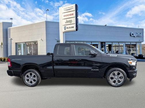 Diamond Black Crystal Pearlcoat 2023 RAM 1500 Big Horn/Lone Star