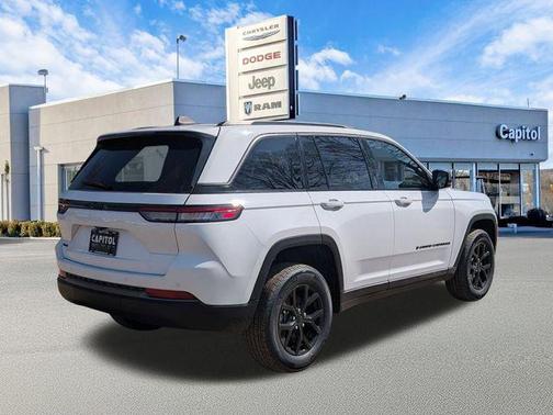 2026 Jeep Grand Cherokee Altitude