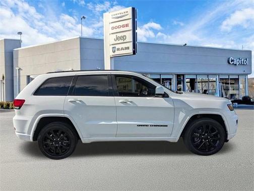 2021 Jeep Grand Cherokee Laredo