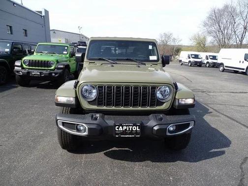 2025 Jeep Gladiator Sport S