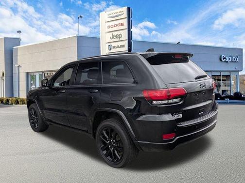 2022 Jeep Grand Cherokee Laredo