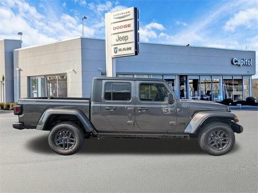 2025 Jeep Gladiator Sport S