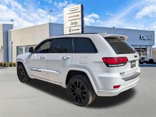 2022 Jeep Grand Cherokee Laredo