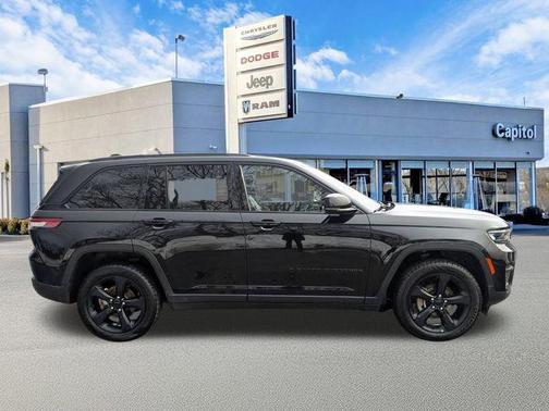 2023 Jeep Grand Cherokee Altitude