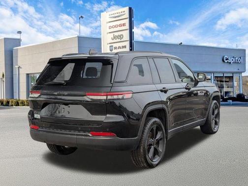 2023 Jeep Grand Cherokee Altitude