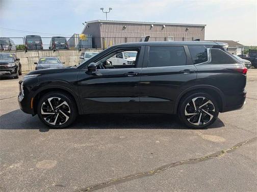2022 Mitsubishi Outlander SE Launch Edition 2WD