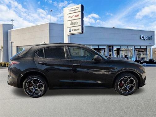 2024 Alfa Romeo Stelvio Veloce AWD