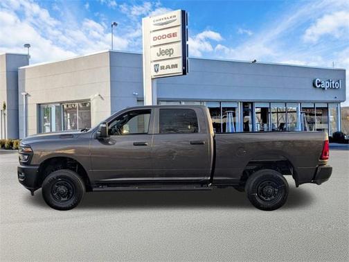 2026 RAM 2500 Tradesman Crew Cab 4x4 6'4' Box
