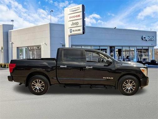 2021 Nissan Titan SV