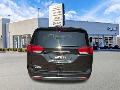 2020 Chrysler Pacifica Touring