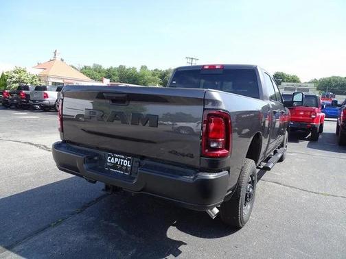 2025 RAM 2500 Tradesman Crew Cab 4x4 6'4' Box