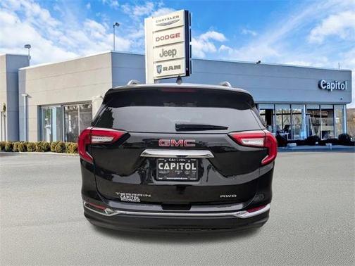 2024 GMC Terrain SLT