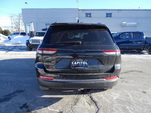 2026 Jeep Grand Cherokee Altitude