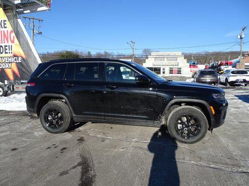 2026 Jeep Grand Cherokee Altitude