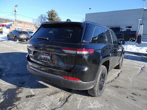 2026 Jeep Grand Cherokee Altitude
