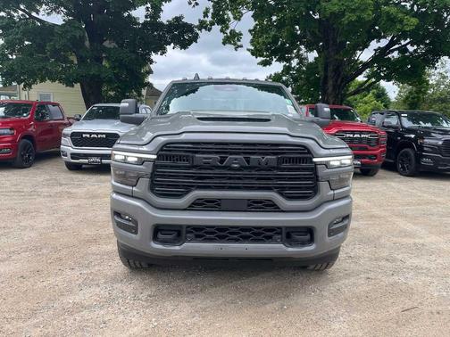 Ceramic Gray Clearcoat 2026 RAM 2500 Laramie Crew Cab 4x4 6'4' Box