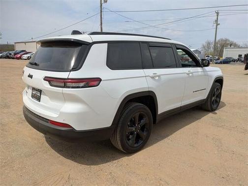 2022 Jeep Grand Cherokee L Altitude