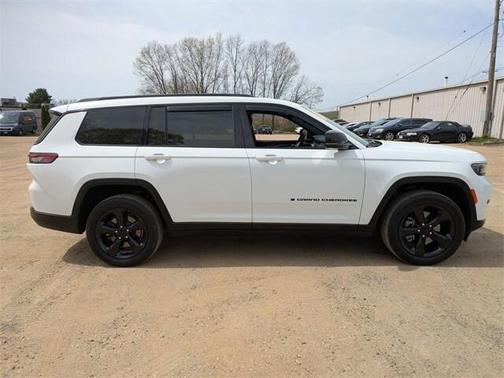 2022 Jeep Grand Cherokee L Altitude